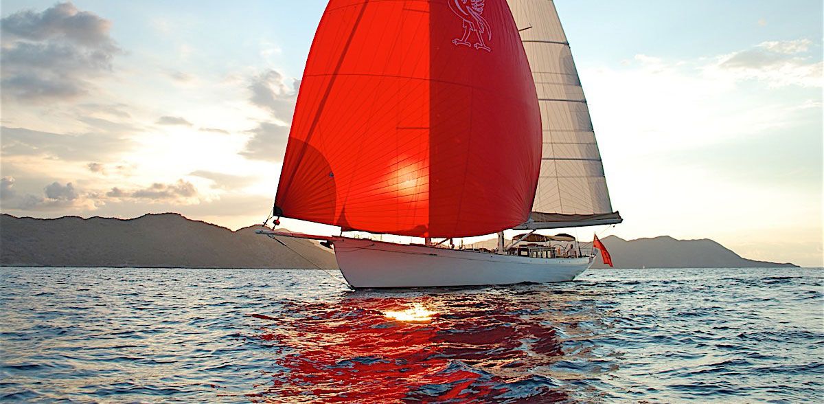 sailing luxury yachts